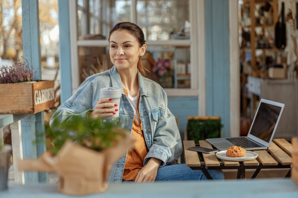 Beyond Billboards: Why Cannabis Brands Need Trackable Advertising